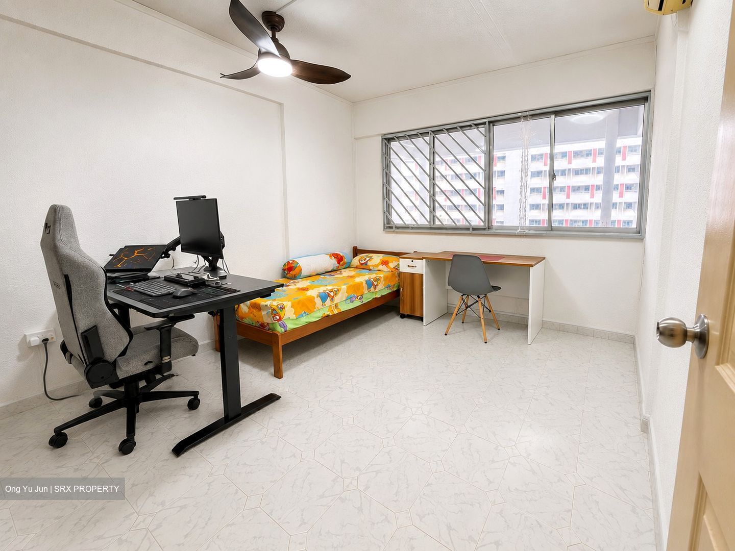 Blk 549 Jurong West Street 42 (Jurong West), HDB Executive #584408261
